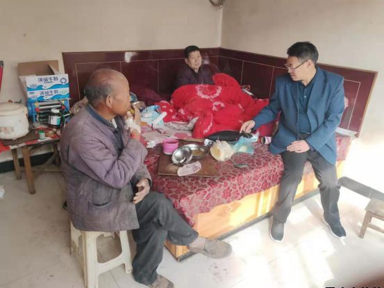 平?jīng)鲢垂鹃_展“踐行初心使命，助推脫貧攻堅(jiān)”主題黨日活動(dòng)(圖6)