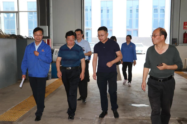 市委統(tǒng)戰(zhàn)部調研豐收公司生產經營及復工復產工作(圖1)