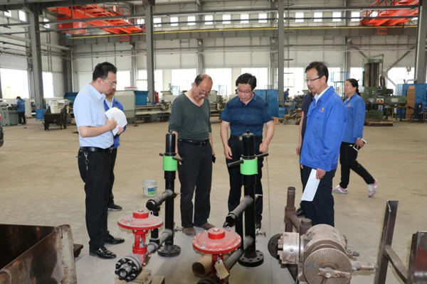 市委統(tǒng)戰(zhàn)部調研豐收公司生產經營及復工復產工作(圖3)