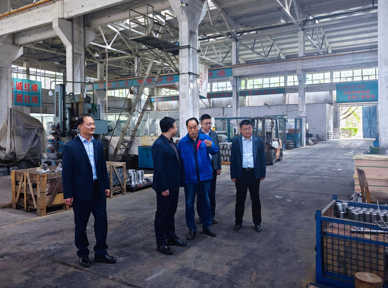 市產(chǎn)投集團赴紅峰、虹光考察學習(圖2)